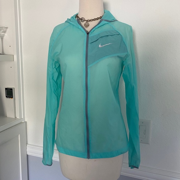 Nike extra Lightweight Windbreaker - Picture 10 of 10